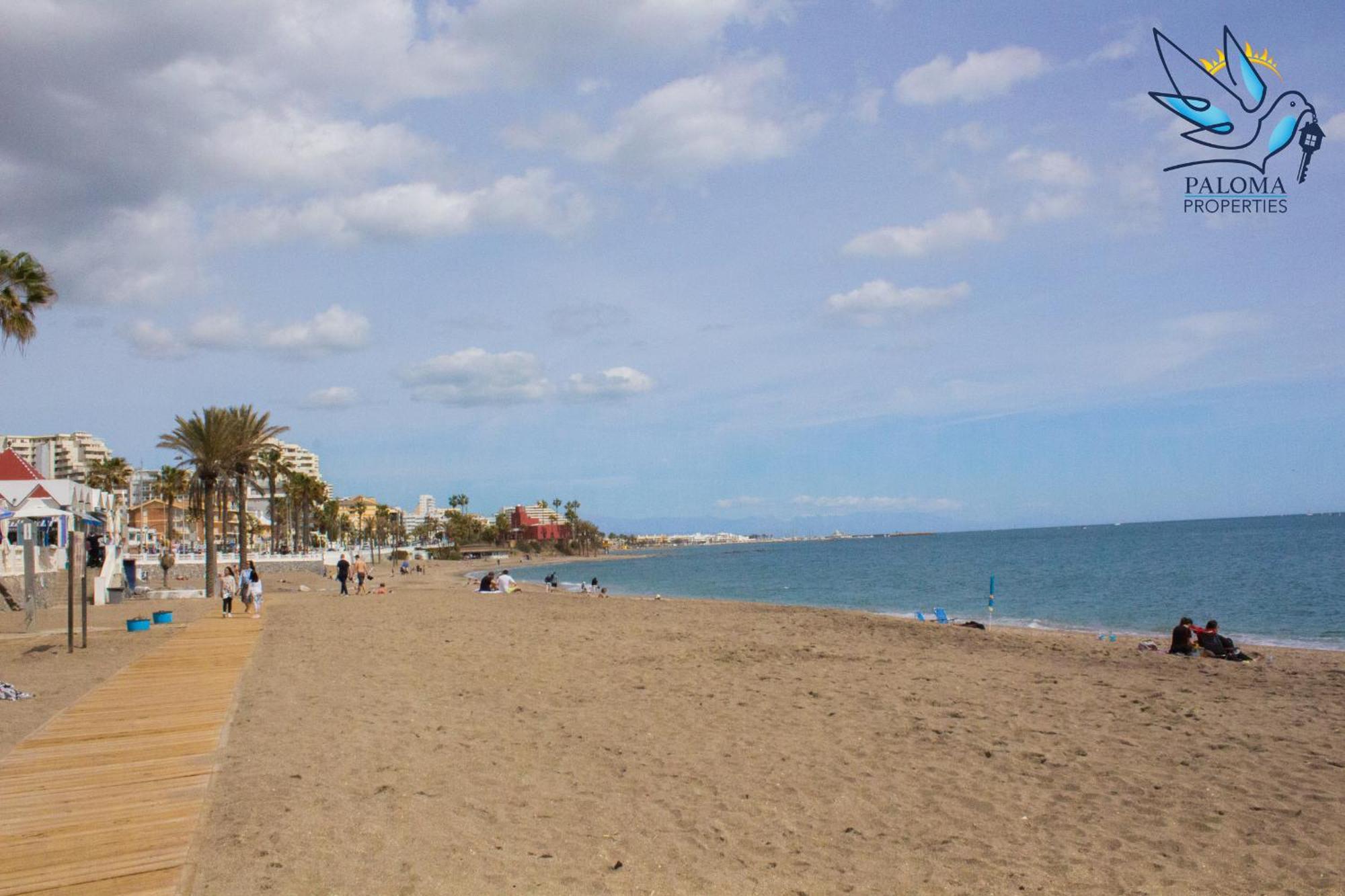 Benalroma Spacious Apartment 50 Mt From The Beach بينالماذينا المظهر الخارجي الصورة